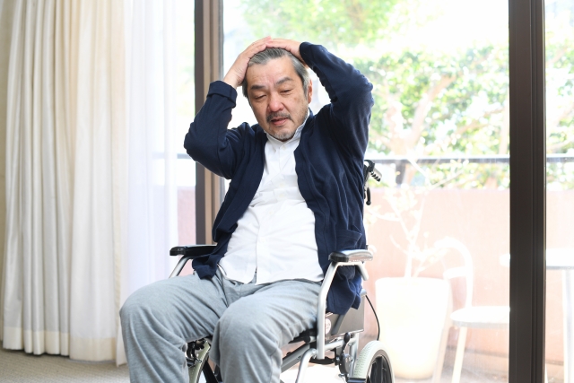 近年増加している身寄りのない高齢者が直面する社会的な課題